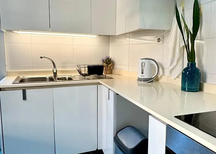 بيت شباب Oi *